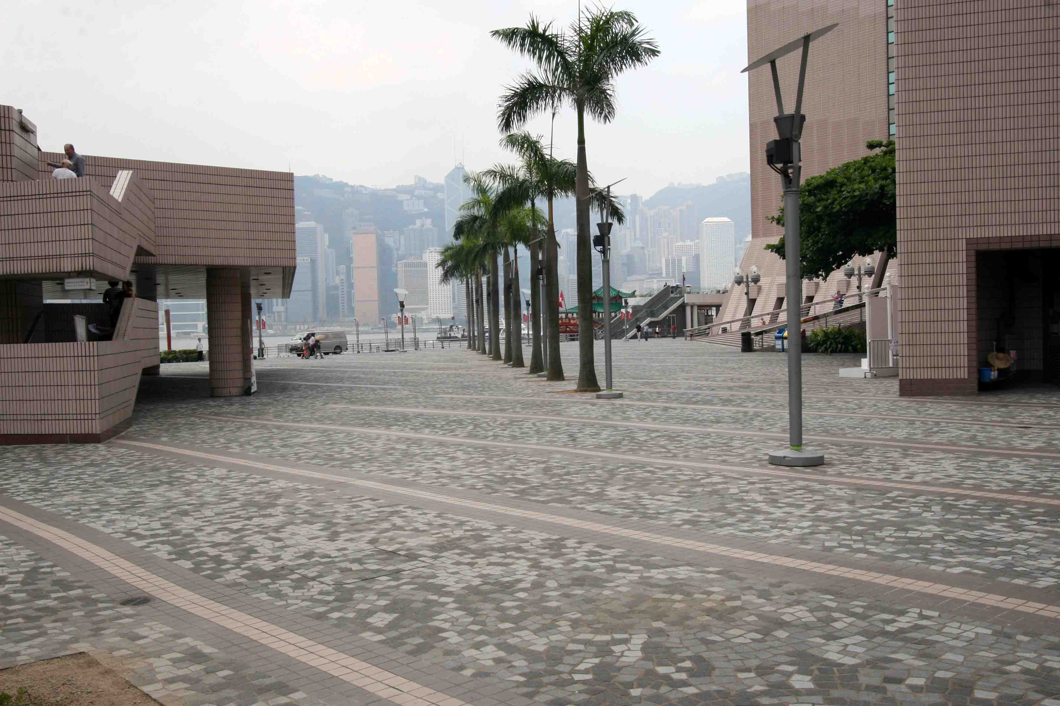Chasing Twilight's Embrace: Blue Hour Photography at Kowloon Public Pier