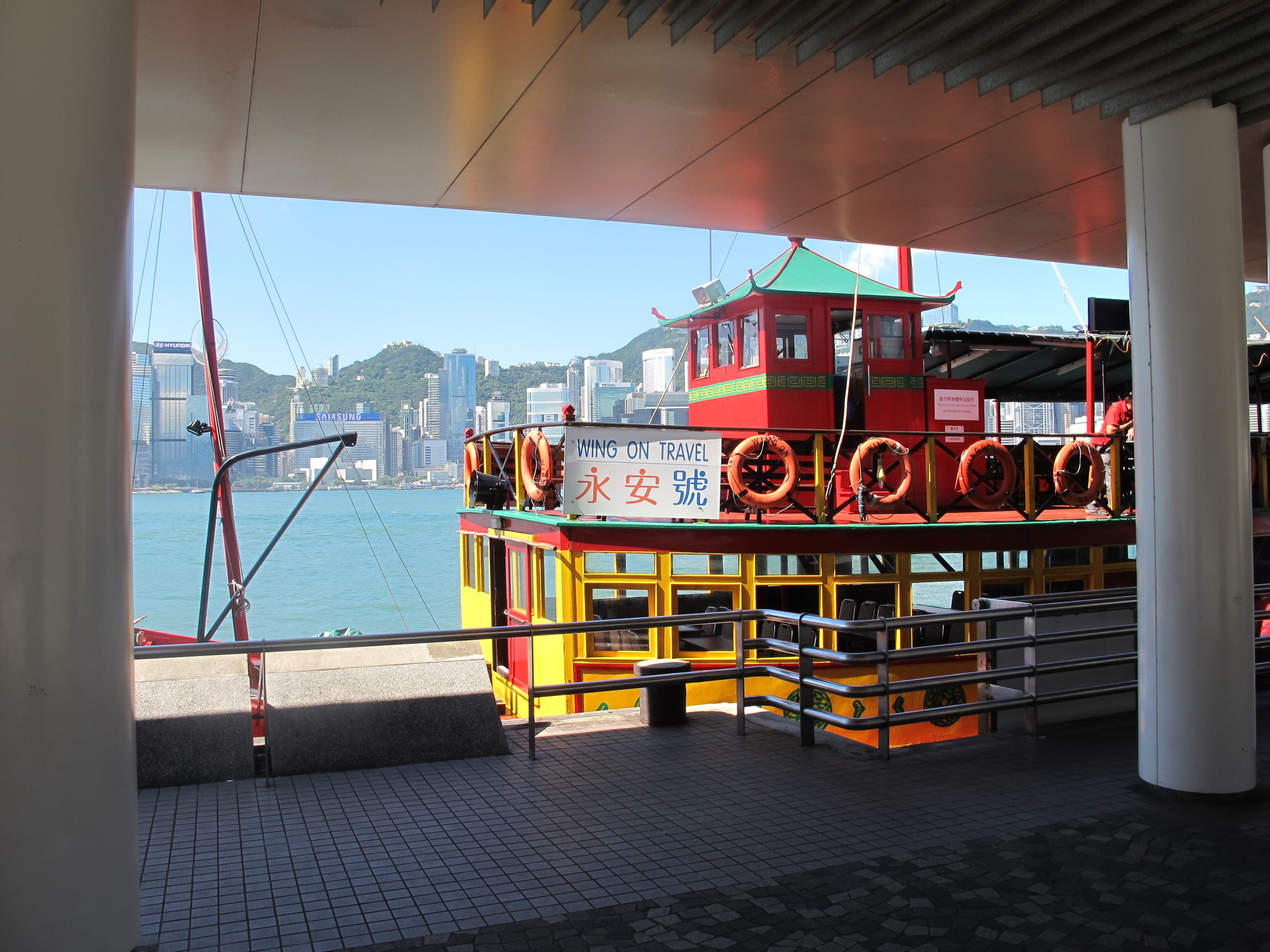Luxury at the Pier: Kowloon's Role in Yacht Docking and Maritime Logistics