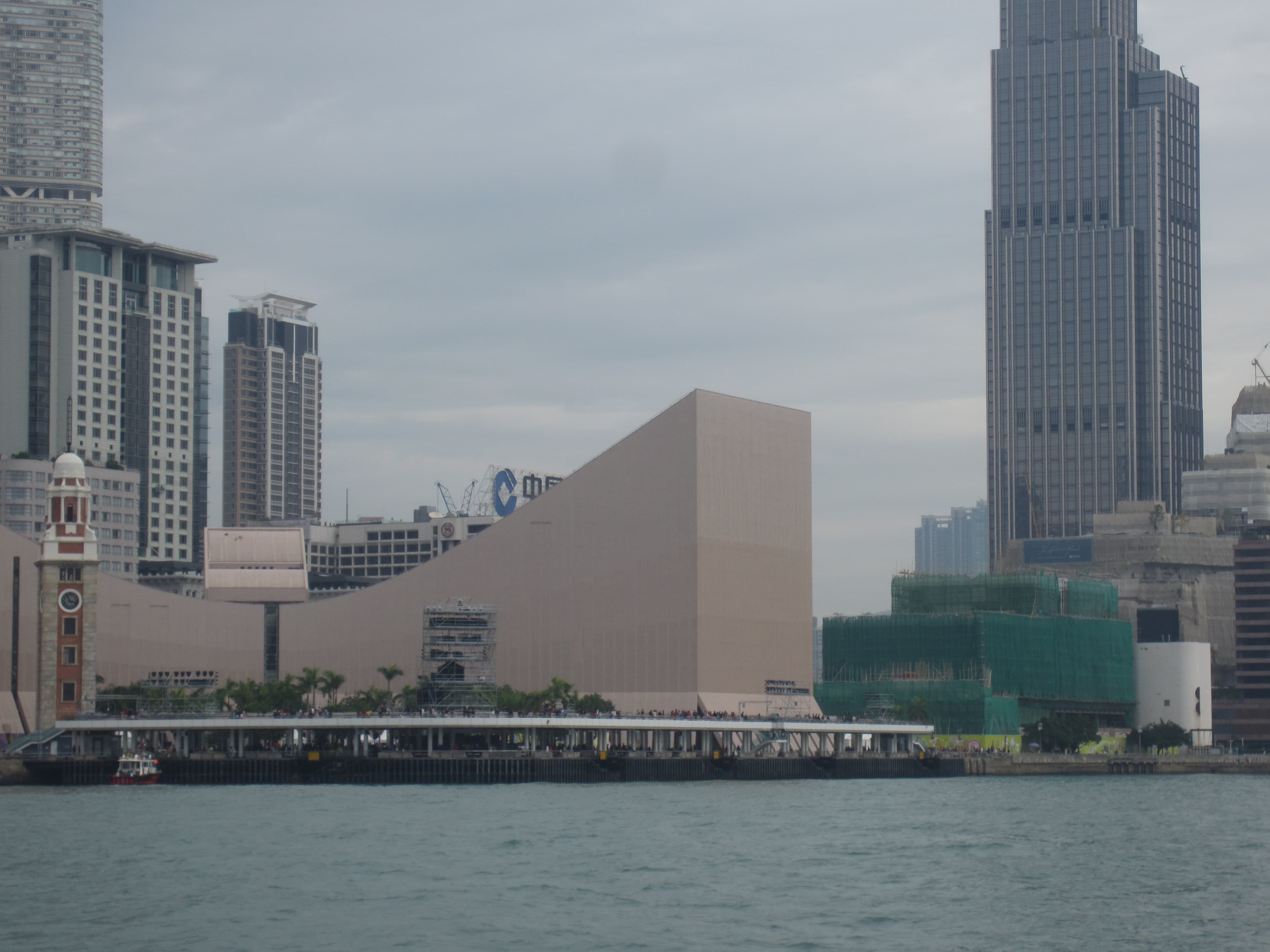 Sunrise Serenity: Finding Calm Amidst the Crowds at Kowloon Public Pier