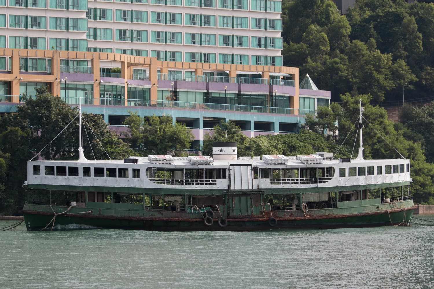 Silver Screen Shores: Kowloon Public Pier as a Star in Hong Kong Cinema